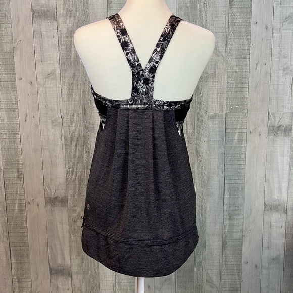 Lululemon Rest Less Tank Top in Gray Flowabunga black floral bra,‎ size 6 est. - Picture 5 of 7